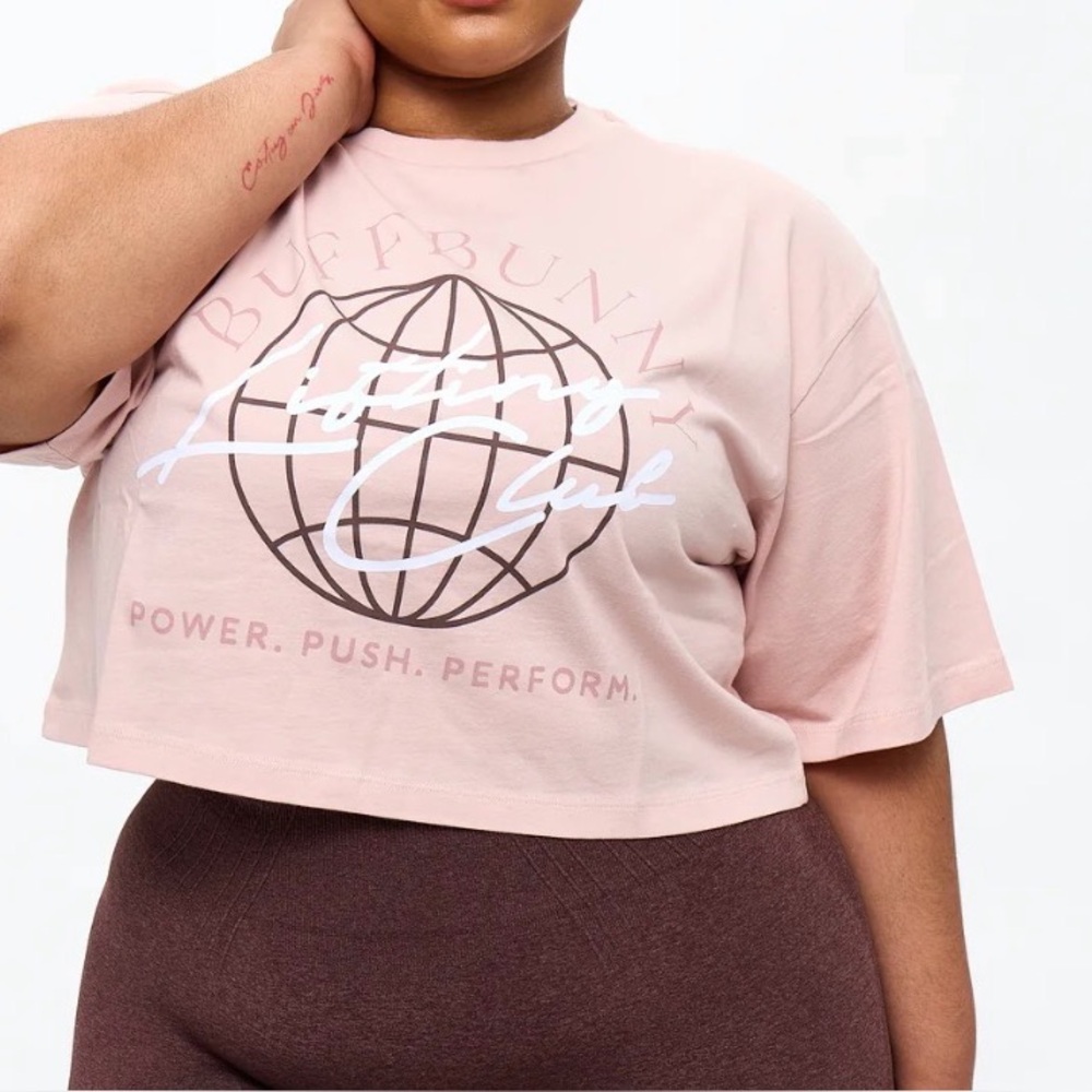 Buff Bunny Lifting Club Crop Tee - Strawberry Milk - S